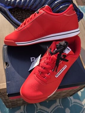 NWT Reebok Princess Lifestlye Sneaker
